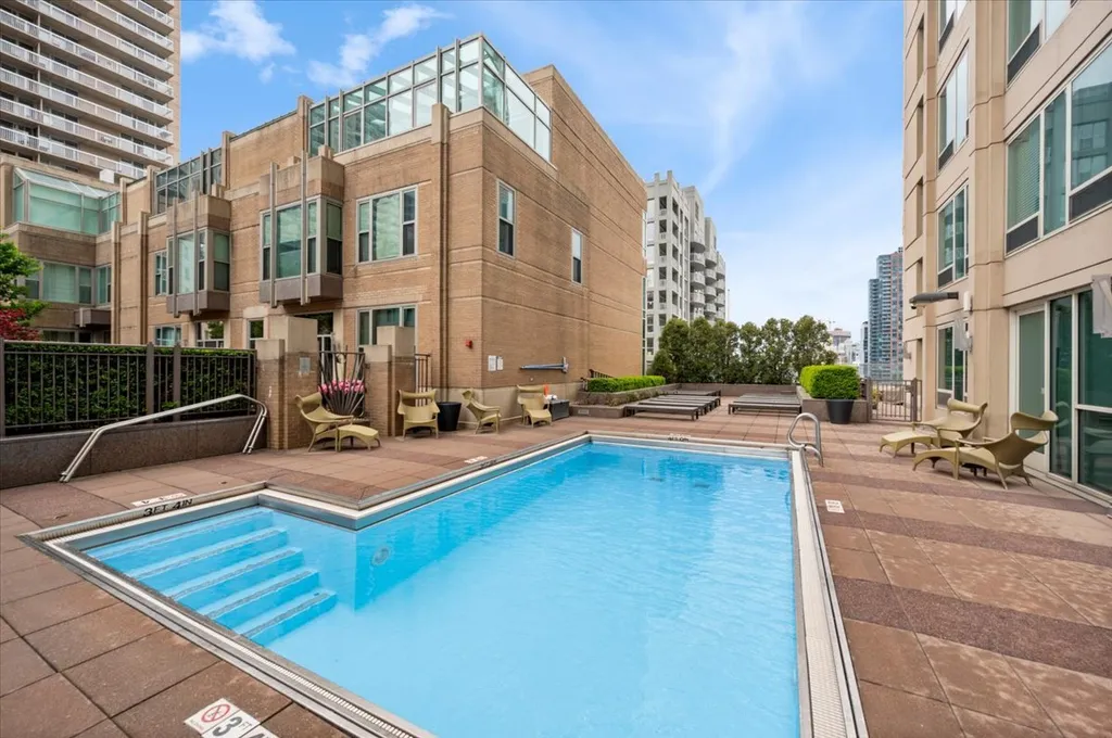 33 West Ontario Street Chicago IL 60654