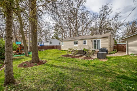 8911 Pine Avenue Wonder Lake IL 60097