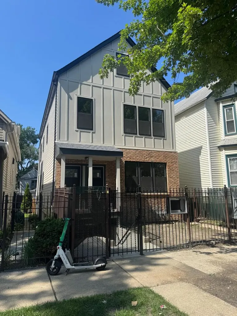 2522 West Charleston Street Chicago IL 60647