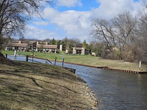 58 Vail Colony Fox Lake IL 60020