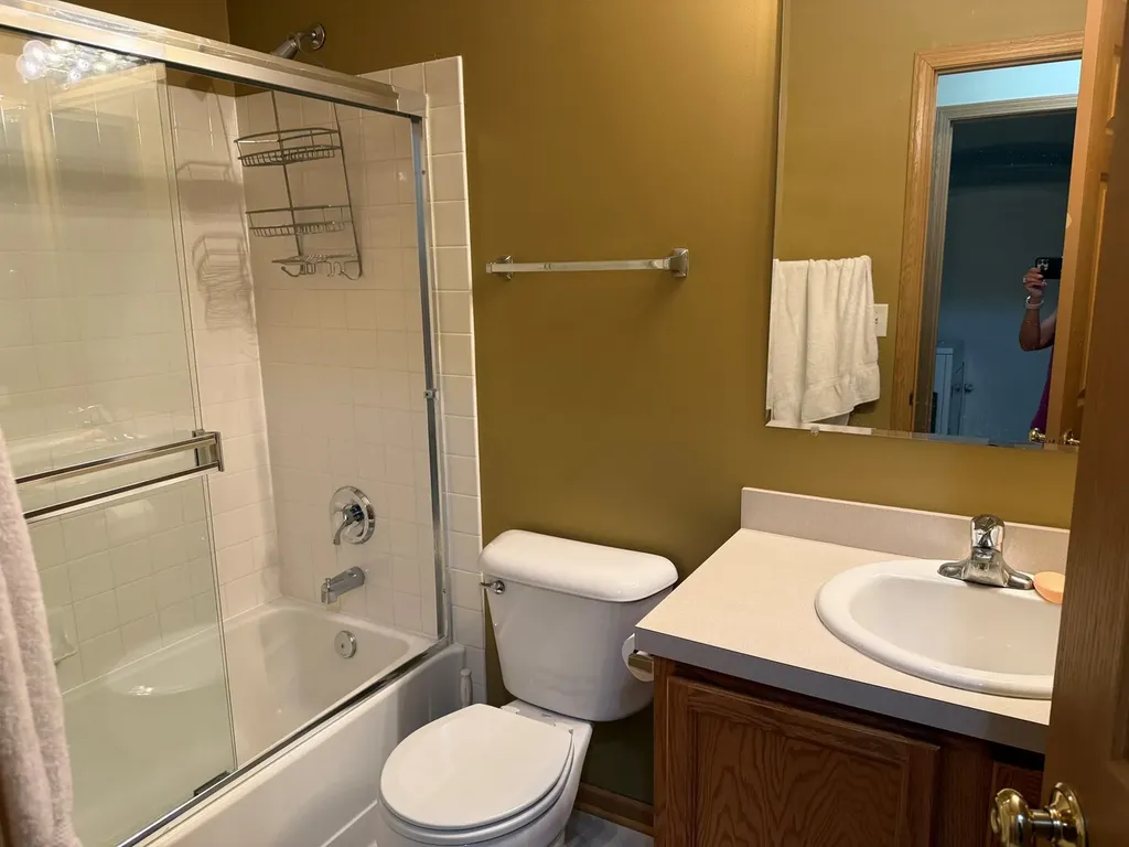 2261 Barrington Drive E Aurora IL 60503