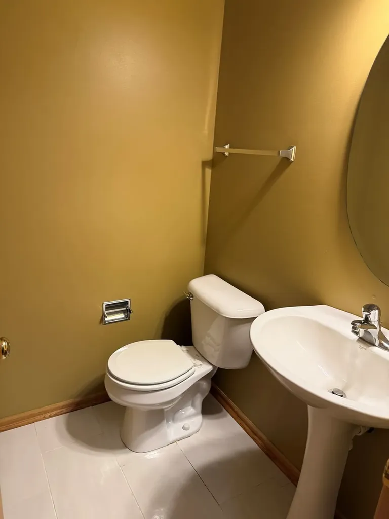 2261 Barrington Drive E Aurora IL 60503