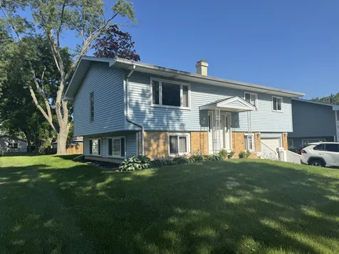 2010 Carleton Road Hoffman Estates IL 60169