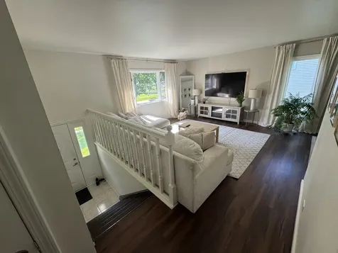 2010 Carleton Road Hoffman Estates IL 60169