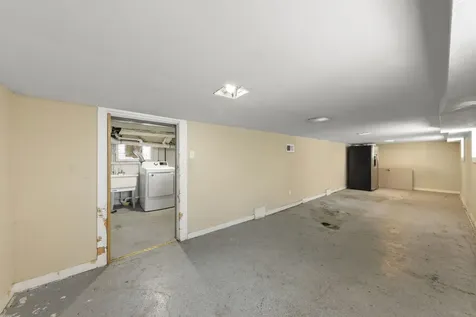 8019 46TH Street Lyons IL 60534