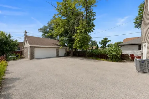 8019 46TH Street Lyons IL 60534