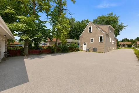 8019 46TH Street Lyons IL 60534