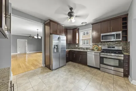 8019 46TH Street Lyons IL 60534
