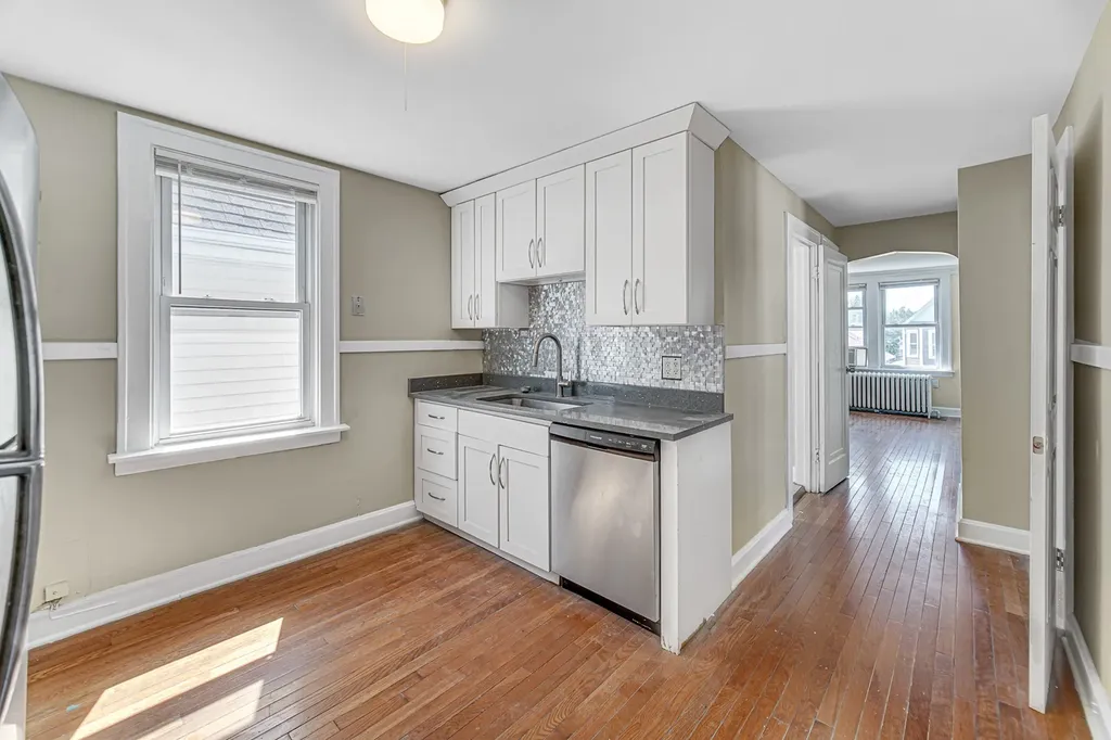 4824 West Byron Street Chicago IL 60641