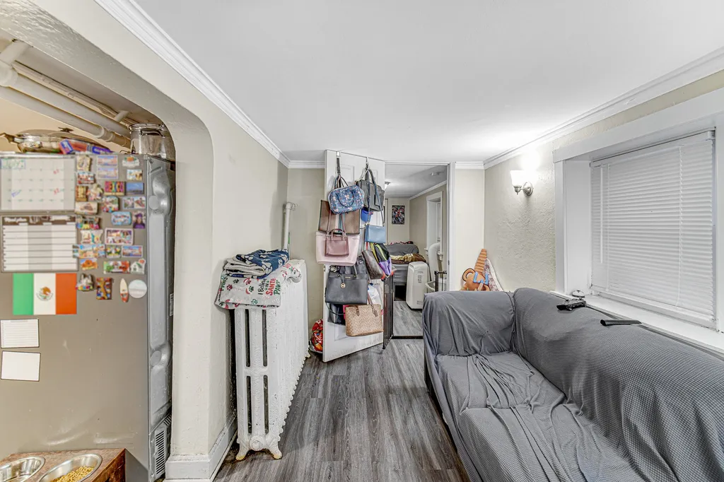 4824 West Byron Street Chicago IL 60641