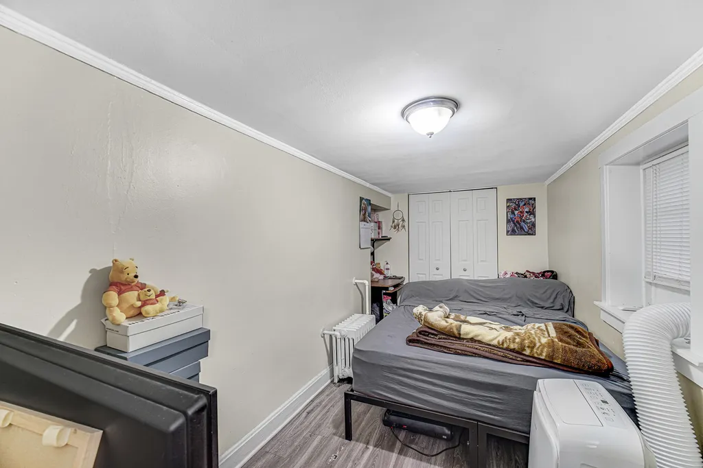 4824 West Byron Street Chicago IL 60641
