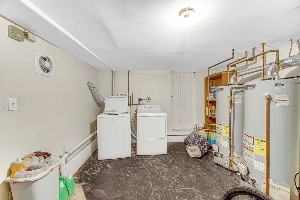 4824 West Byron Street Chicago IL 60641