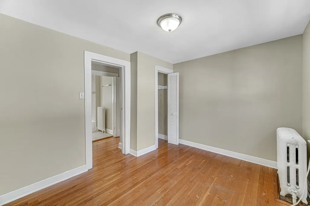 4824 West Byron Street Chicago IL 60641