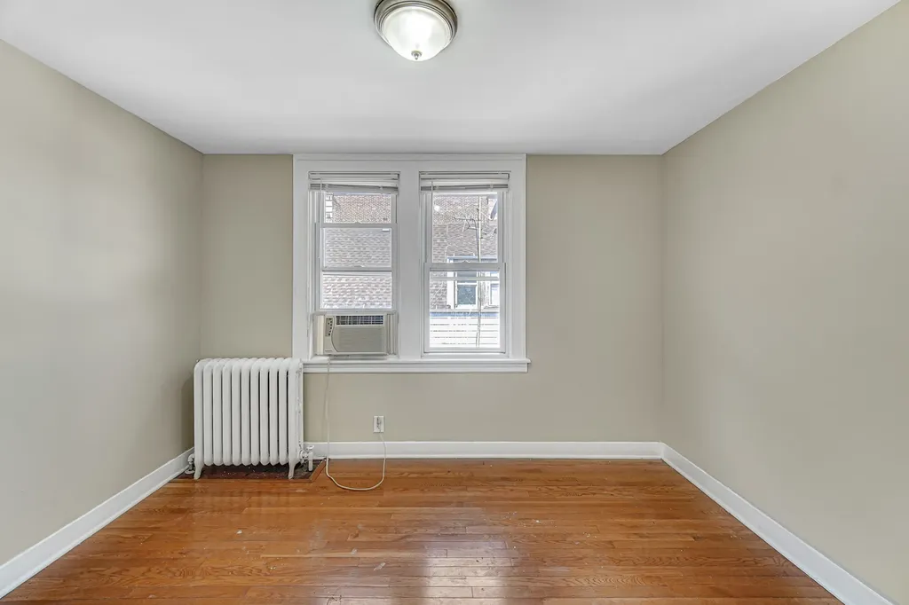 4824 West Byron Street Chicago IL 60641