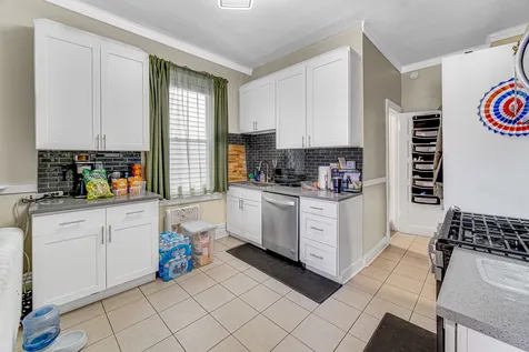 4824 West Byron Street Chicago IL 60641