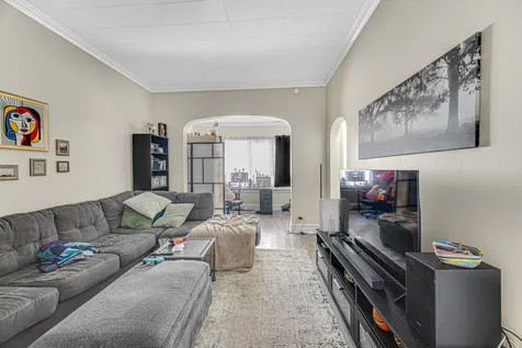 4824 West Byron Street Chicago IL 60641