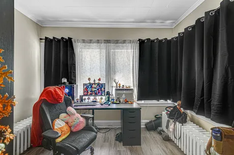4824 West Byron Street Chicago IL 60641