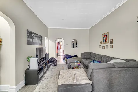4824 West Byron Street Chicago IL 60641