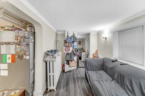 4824 West Byron Street Chicago IL 60641