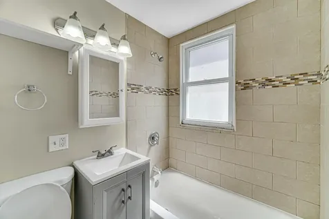 4824 West Byron Street Chicago IL 60641