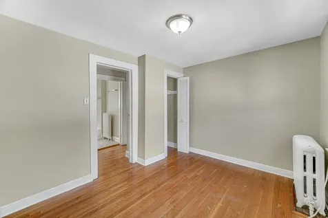 4824 West Byron Street Chicago IL 60641