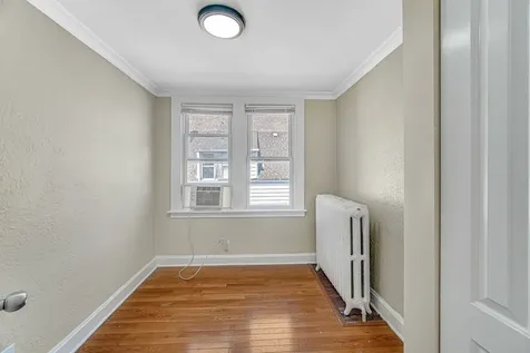 4824 West Byron Street Chicago IL 60641
