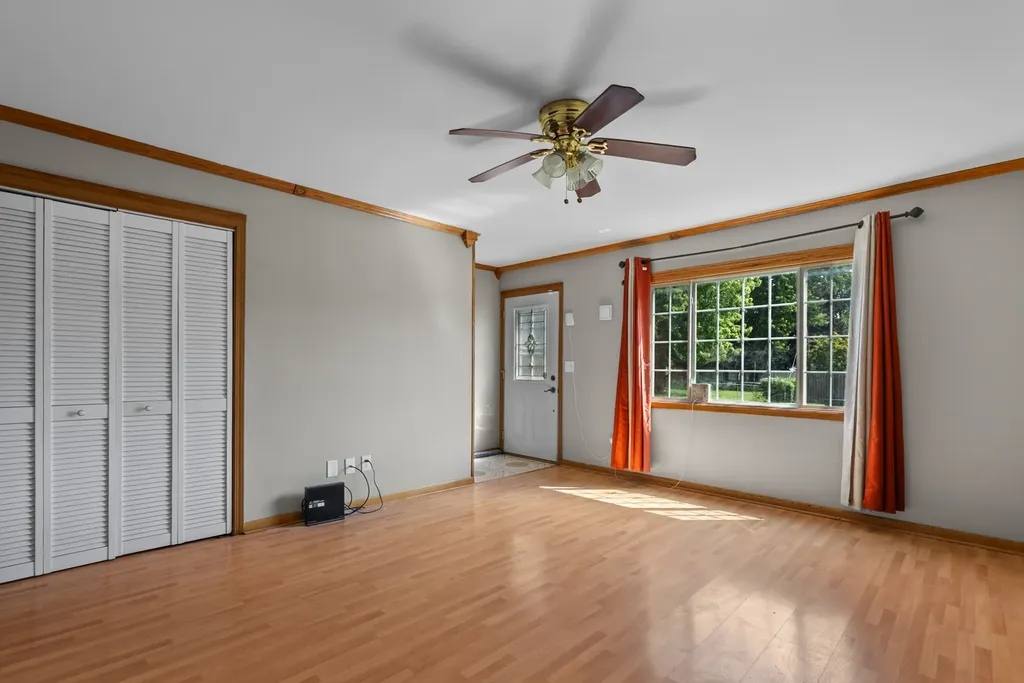 1072 North Highland Avenue Aurora IL 60506