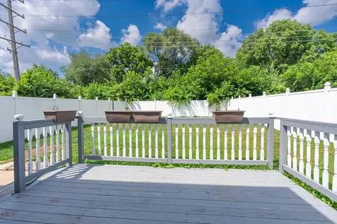 1072 North Highland Avenue Aurora IL 60506