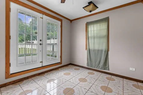 1072 North Highland Avenue Aurora IL 60506