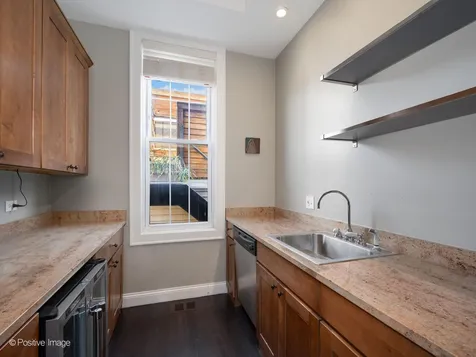 2120 West Race Avenue Chicago IL 60612