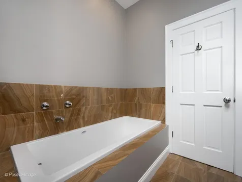 2120 West Race Avenue Chicago IL 60612