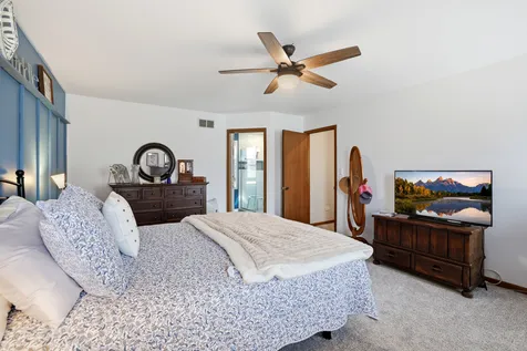 637 North Lyle Avenue Elgin IL 60123