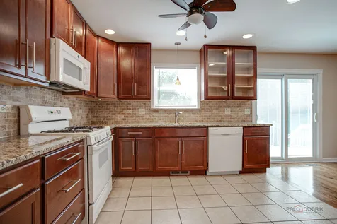 2382 North Quaker Hollow Lane Round Lake Beach IL 60073