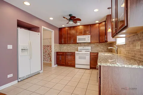 2382 North Quaker Hollow Lane Round Lake Beach IL 60073