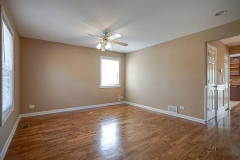 2382 North Quaker Hollow Lane Round Lake Beach IL 60073