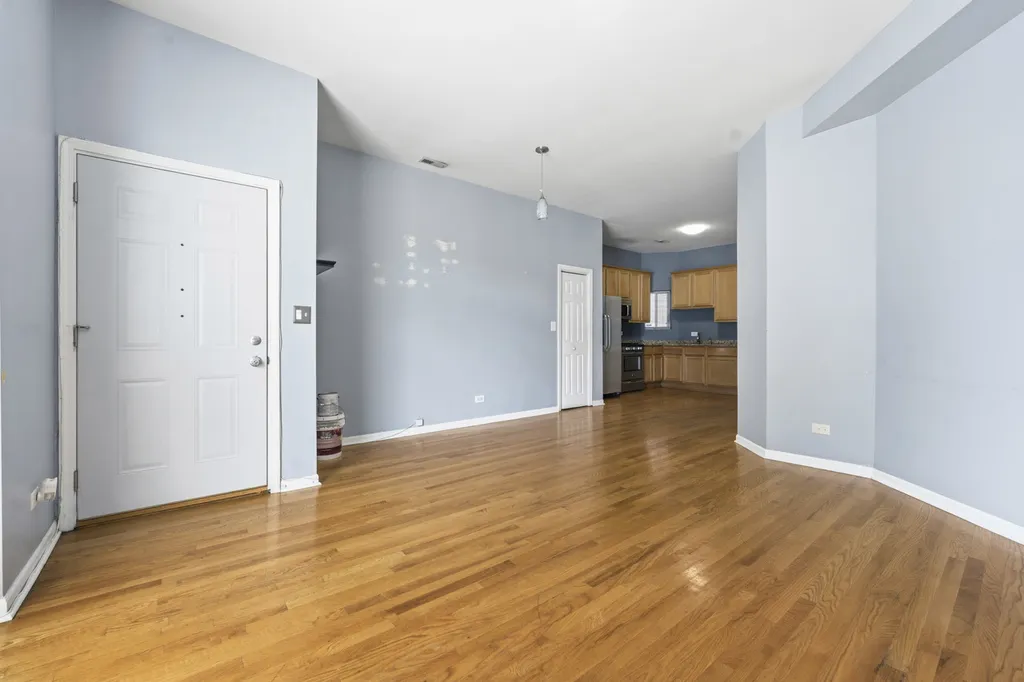 327 South Richmond Street Chicago IL 60612