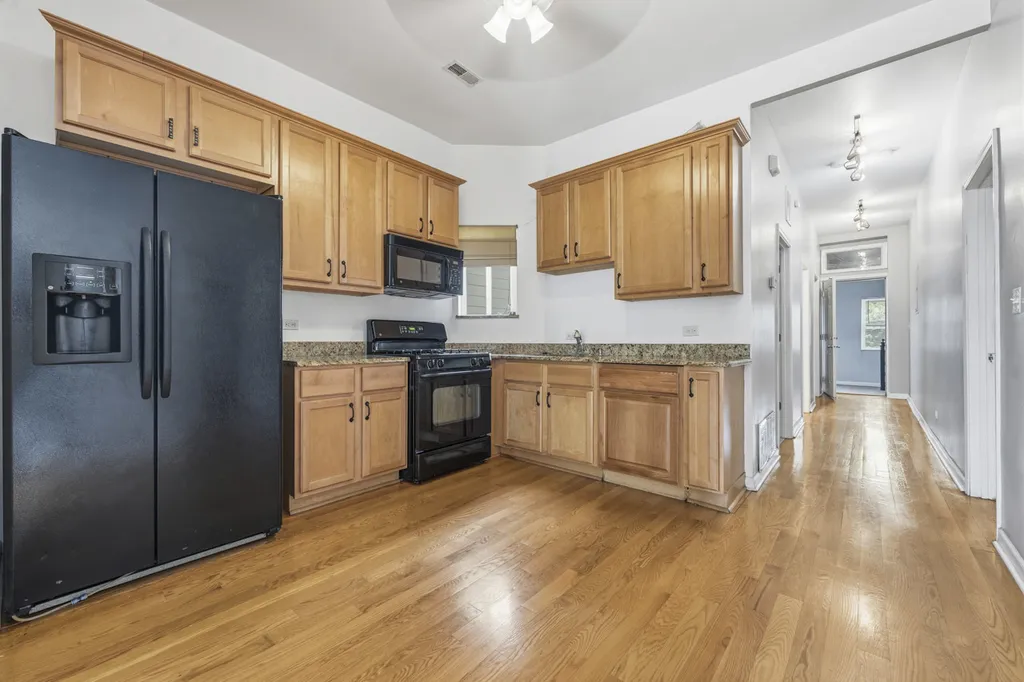 327 South Richmond Street Chicago IL 60612