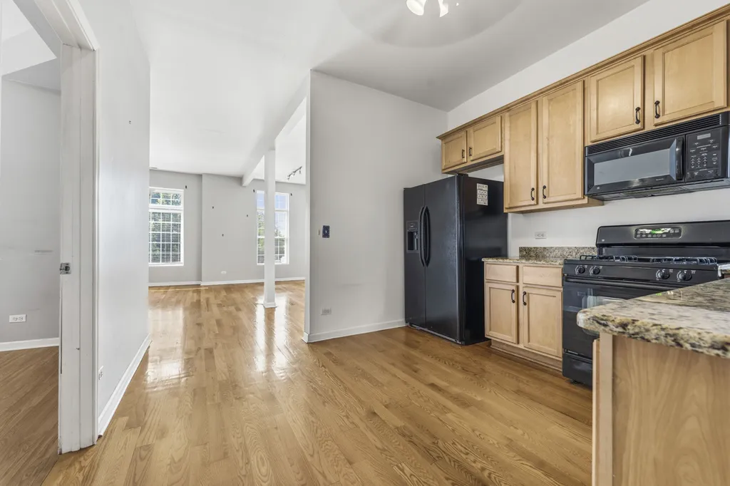 327 South Richmond Street Chicago IL 60612