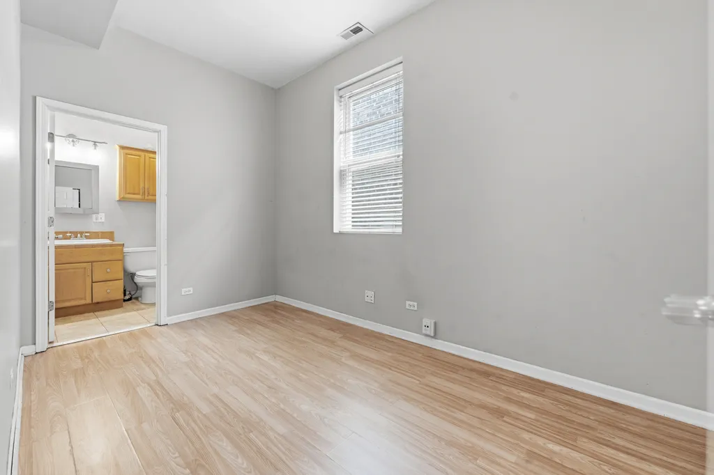 327 South Richmond Street Chicago IL 60612