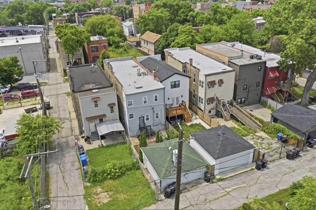 327 South Richmond Street Chicago IL 60612