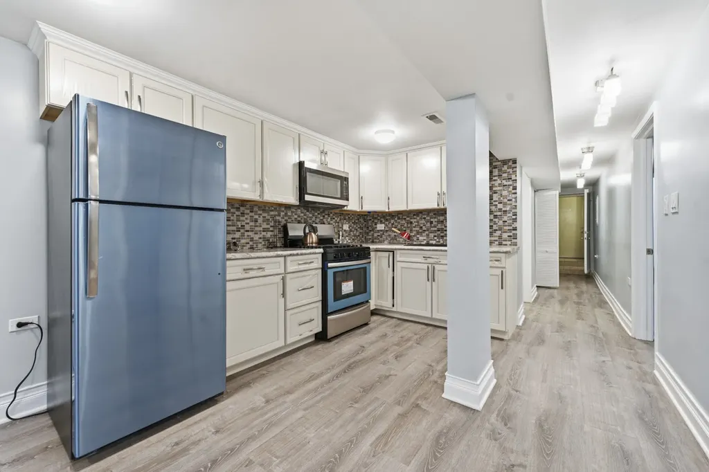 327 South Richmond Street Chicago IL 60612