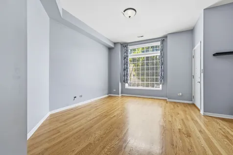327 South Richmond Street Chicago IL 60612