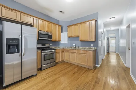 327 South Richmond Street Chicago IL 60612