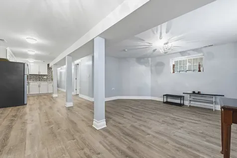 327 South Richmond Street Chicago IL 60612