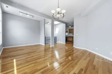 327 South Richmond Street Chicago IL 60612