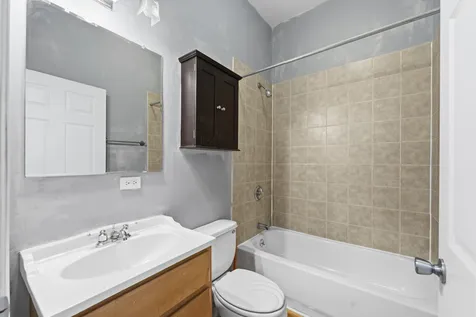 327 South Richmond Street Chicago IL 60612