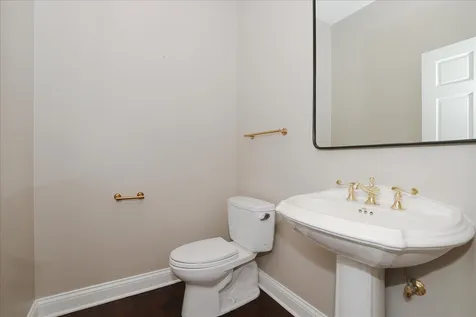 5N523 East Lakeview Circle St. Charles IL 60175