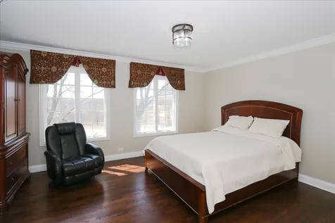 5N523 East Lakeview Circle St. Charles IL 60175