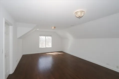 5N523 East Lakeview Circle St. Charles IL 60175