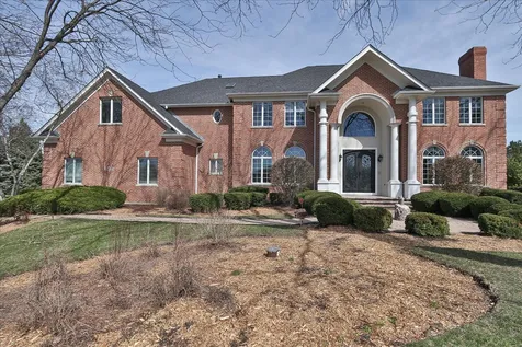 5N523 East Lakeview Circle St. Charles IL 60175